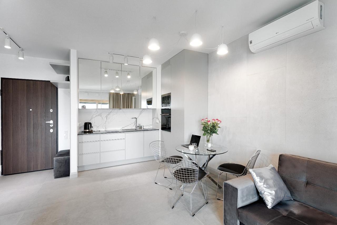 Mennica Residence Luxury Location Warschau Buitenkant foto