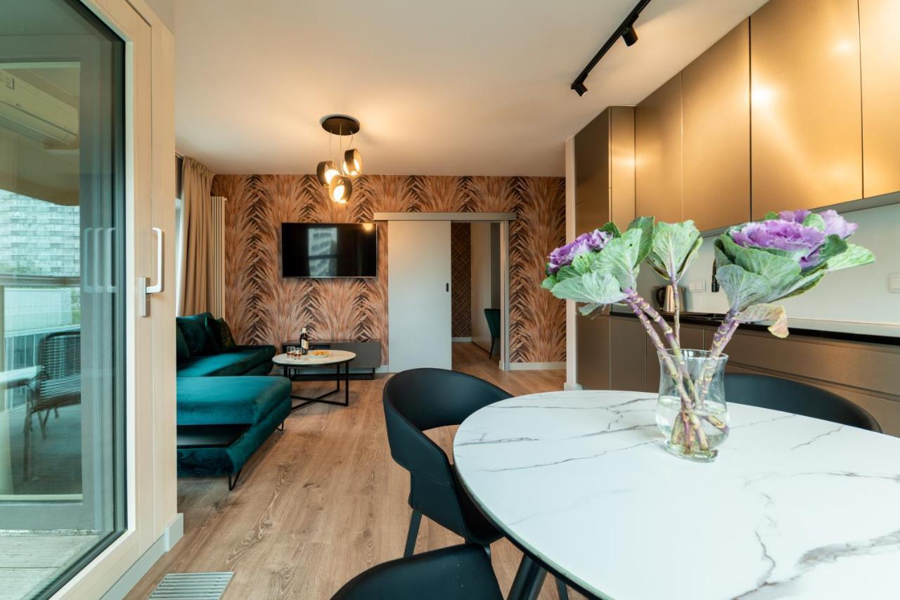 Mennica Residence Luxury Location Warschau Buitenkant foto