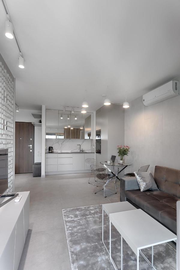 Mennica Residence Luxury Location Warschau Buitenkant foto
