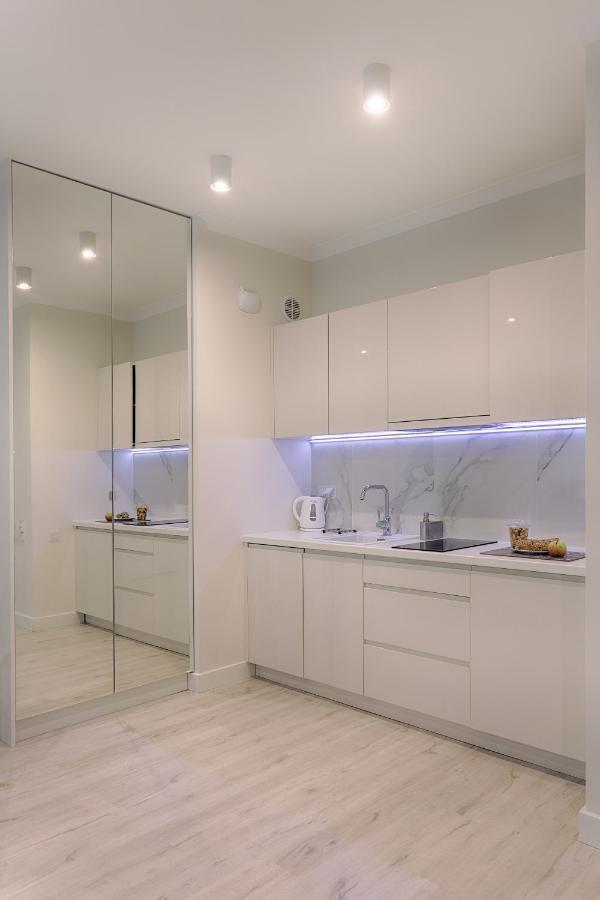 Mennica Residence Luxury Location Warschau Buitenkant foto