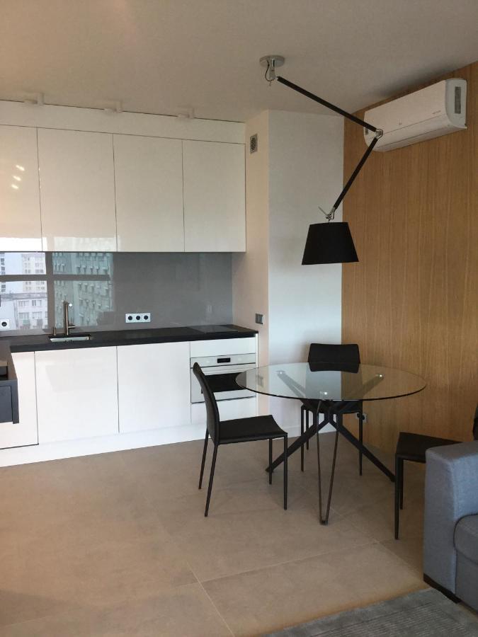 Mennica Residence Luxury Location Warschau Buitenkant foto