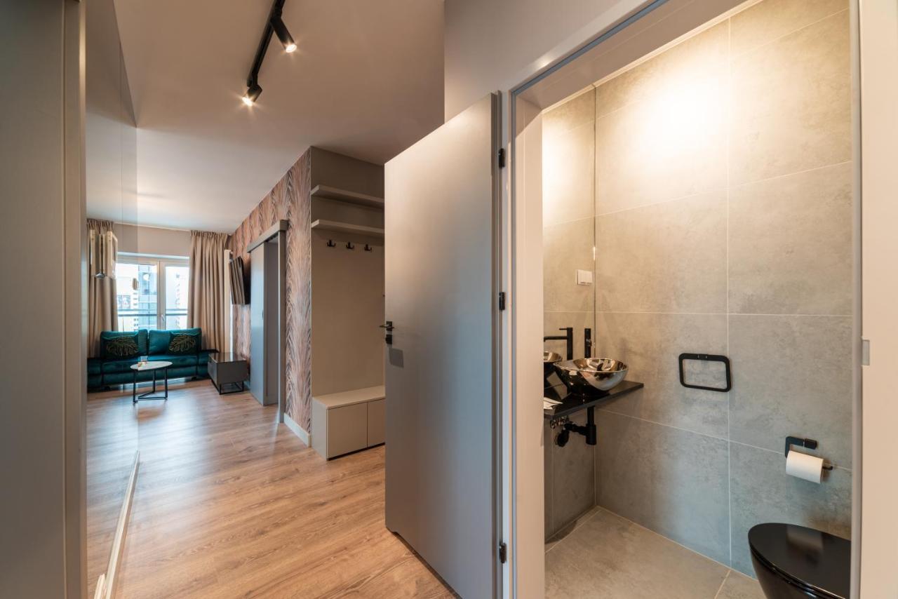Mennica Residence Luxury Location Warschau Buitenkant foto