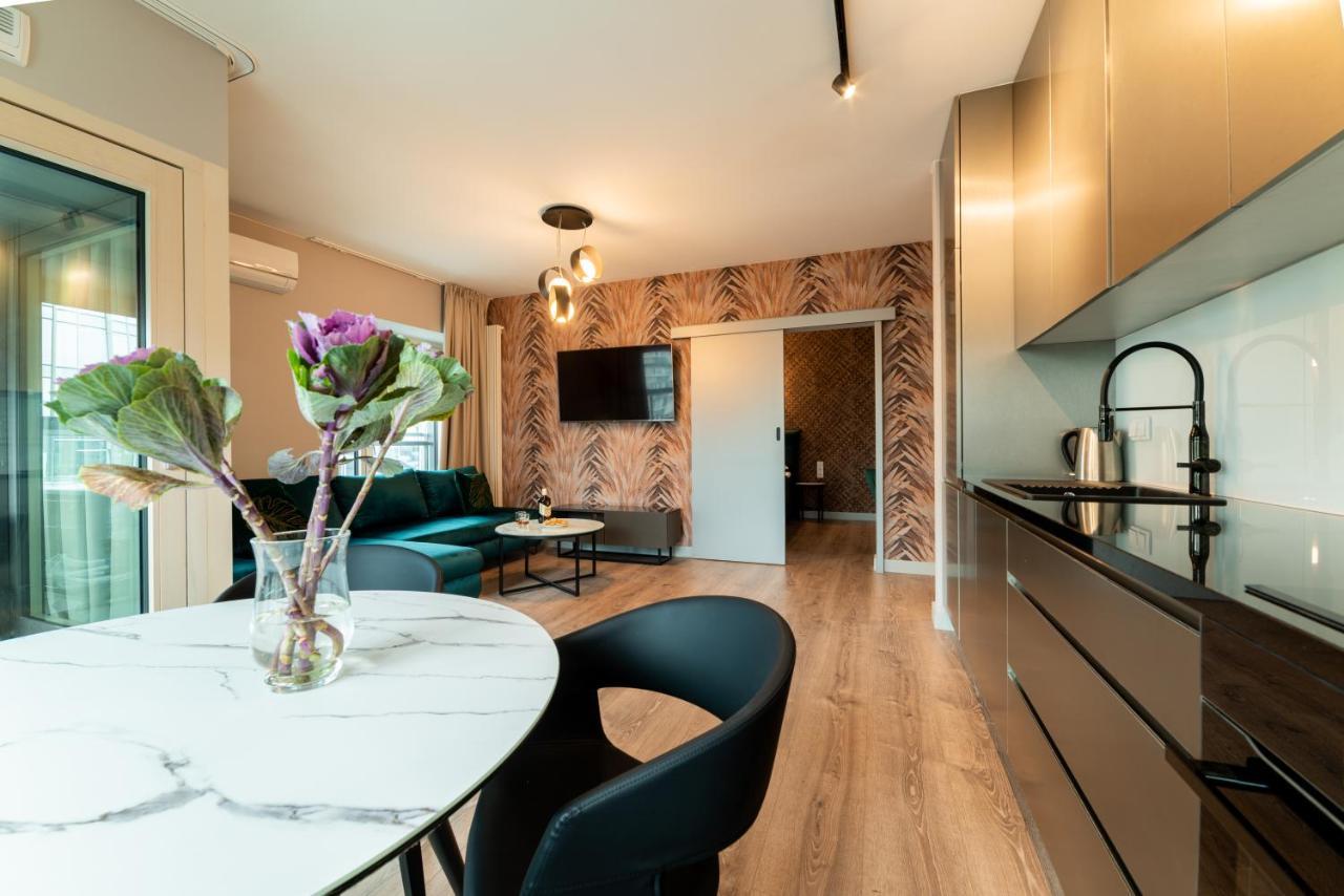 Mennica Residence Luxury Location Warschau Buitenkant foto