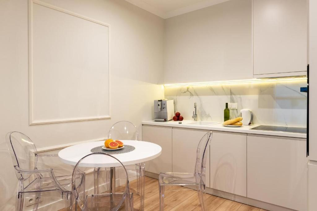 Mennica Residence Luxury Location Warschau Buitenkant foto