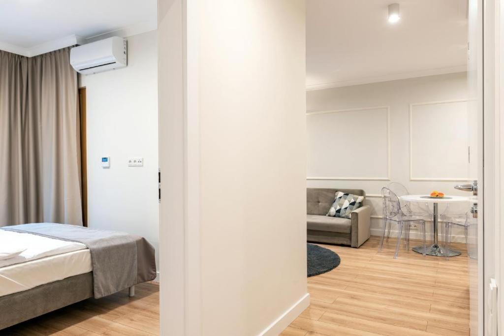 Mennica Residence Luxury Location Warschau Buitenkant foto