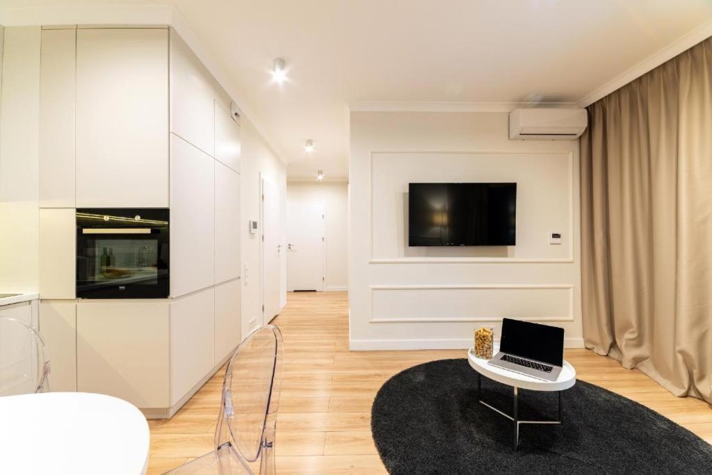 Mennica Residence Luxury Location Warschau Buitenkant foto
